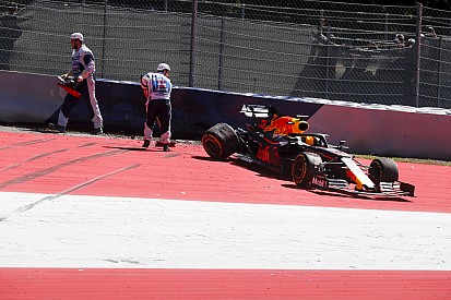 Verstappen en Bottas crashen tijdens tweede training Oostenrijk