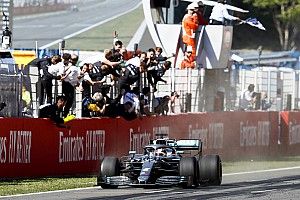 Hamilton cumple su aviso y recupera el liderato de la F1 en Barcelona