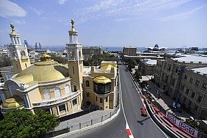 Leclerc zet de toon tijdens tweede training Baku, Verstappen P4