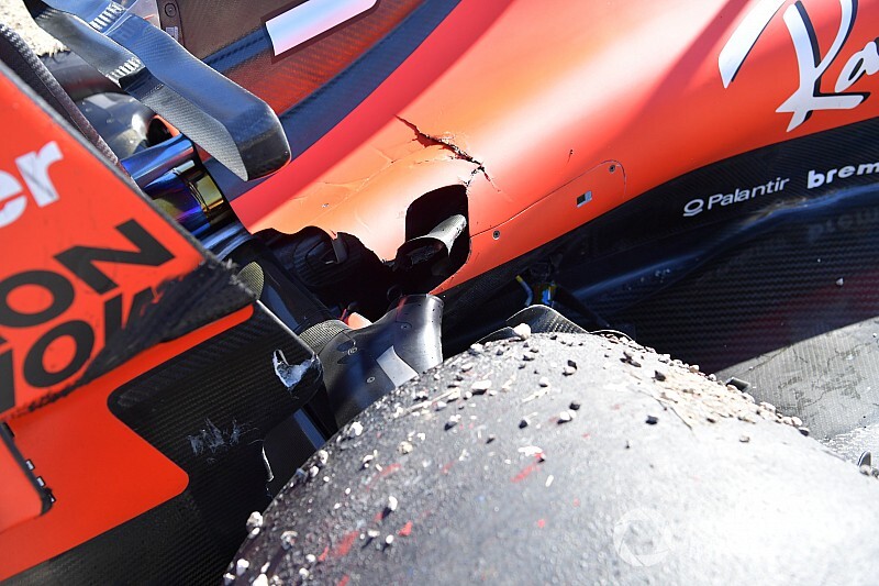 Közeli képeken Vettel eltört felfüggesztése Austinból