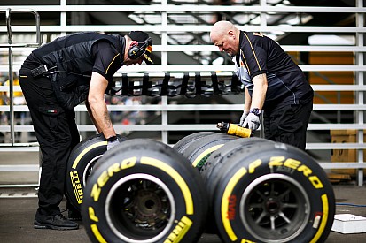 Az F1-es csapatok frusztráltak az elhúzódó gumi-ügy miatt