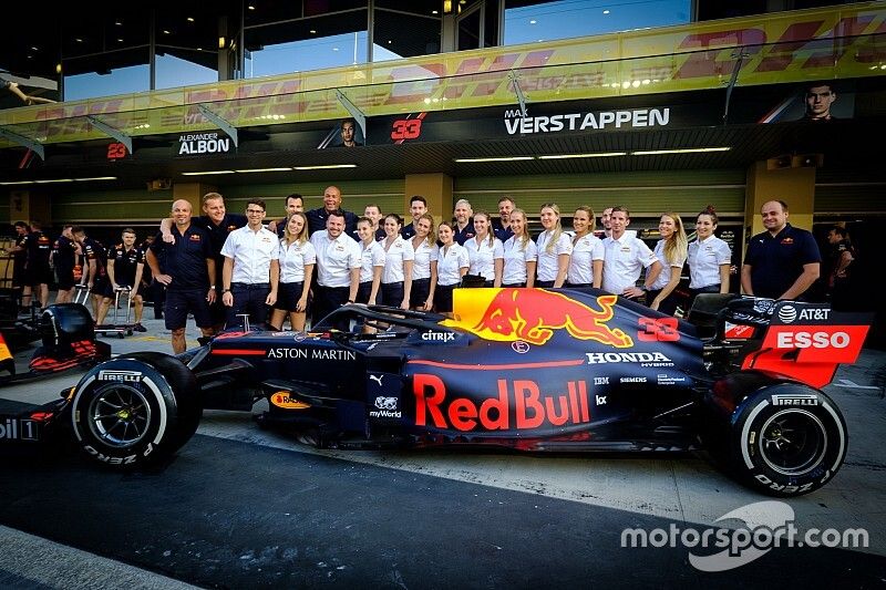 75 millió dollárt „nyer” azzal a Red Bull, hogy már a Hondával mennek az F1-ben