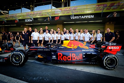 75 millió dollárt „nyer” azzal a Red Bull, hogy már a Hondával mennek az F1-ben