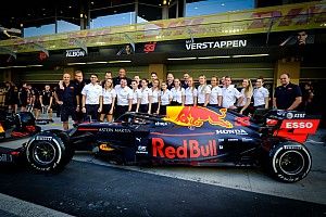 75 millió dollárt „nyer” azzal a Red Bull, hogy már a Hondával mennek az F1-ben