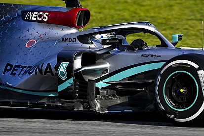 Bottas y Mercedes lideran la primera mañana de test 2020