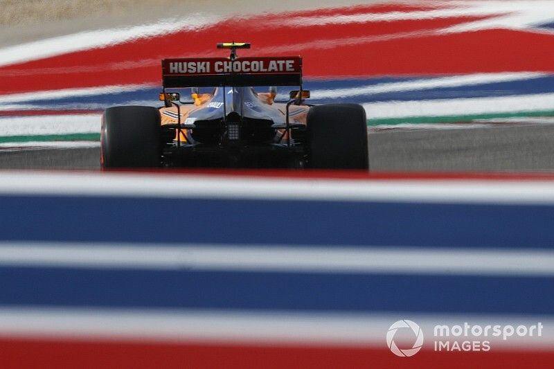 Ilyen, amikor egy fiatal F1-es pilóta elvisz egy körre a McLarennel (videó)