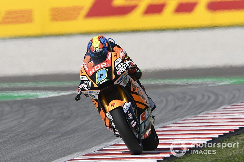 Moto2, Valencia: Navarro in pole, prima fila per Manzi