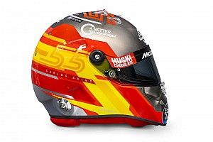 Fotos: el agresivo diseño de casco de Carlos Sainz para 2020
