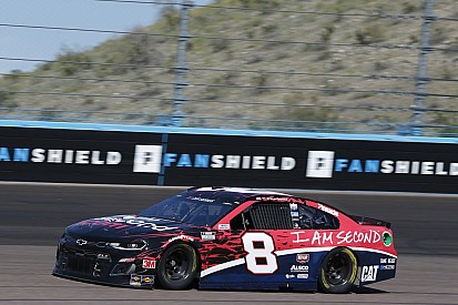 Reddick's impressive showing ends with tire failure