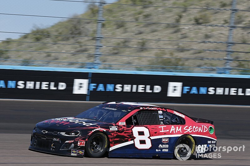 Reddick's impressive showing ends with tire failure