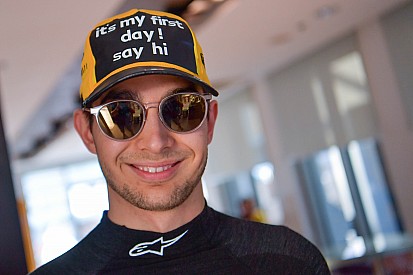 Ocon szerint Ricciardo az egyik legjobb versenyző a Forma-1-ben