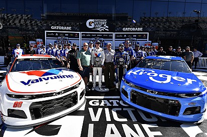 Ricky Stenhouse Jr. rockets to first Daytona 500 pole