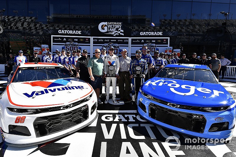 Ricky Stenhouse Jr. rockets to first Daytona 500 pole