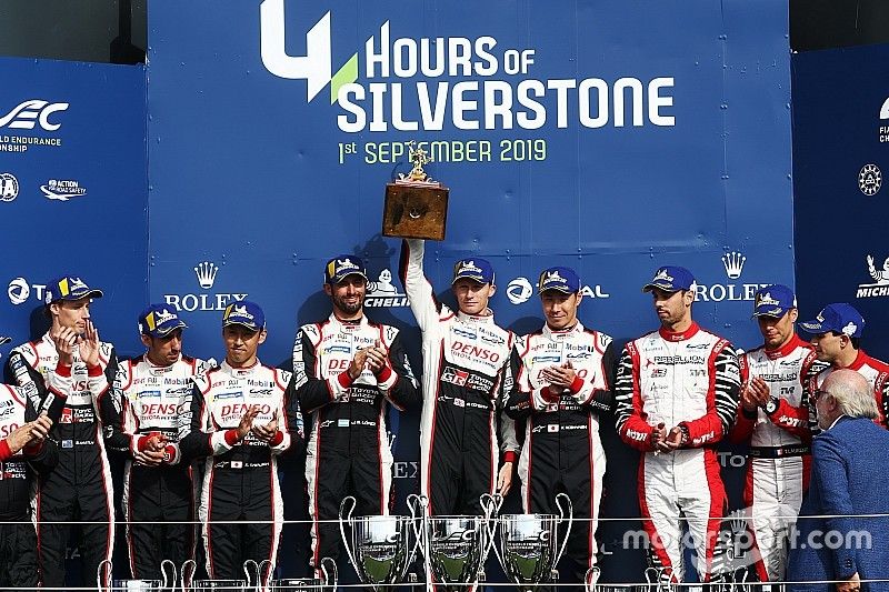 Podio: ganadores #7 Toyota Gazoo Racing Toyota TS050 - Hybrid: Mike Conway, Kamui Kobayashi, Jose Maria Lopez, segundos #8 Toyota Gazoo Racing Toyota TS050 - Hybrid: Sébastien Buemi, Kazuki Nakajima, Brendon Hartley, terceros #3 Rebellion Racing Rebellion R13 - Gibson: Nathanael Berthon, Pipo Derani, Loic Duval