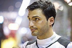 Amikor egy F1-es versenyző reszket a hideg „kádban”: videó