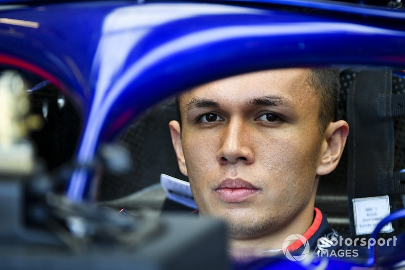 Элбон: Думаю о месте в Toro Rosso, а не о переходе в Red Bull