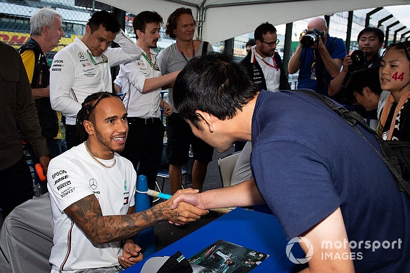 Hamilton: Nem akarok csak egy sportoló lenni