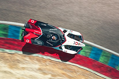 GALERIA: Porsche revela carro para temporada de estreia na Fórmula E
