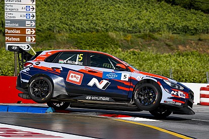 Portugal WTCR: Michelisz closes in on Guerrieri with win