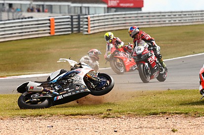 Sykes brands Donington Superpole race chaos a "joke"