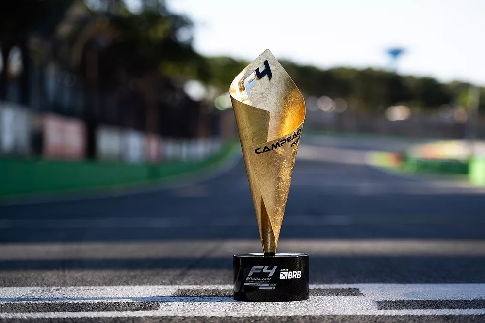 Trof&eacute;u da F4 Brasil 2022
