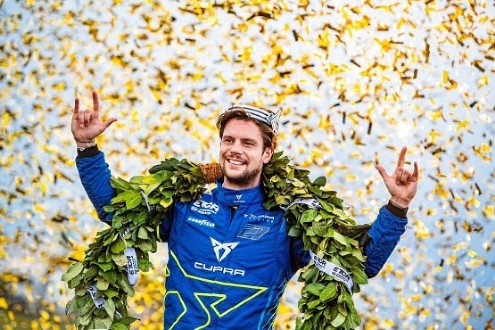 CUPRA reina en el FIA ETCR: triplete en pilotos y título en marcas