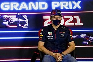 Verstappen: "I festeggiamenti Mercedes? Irrispettosi"