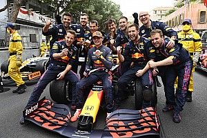 Verstappen deelt sneer uit na zege: “Geen woorden maar daden”