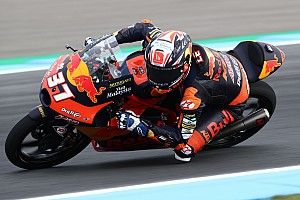 Hasil FP3 Moto3 Belanda: Acosta, Rossi dan Nepa Terlibat Insiden Besar