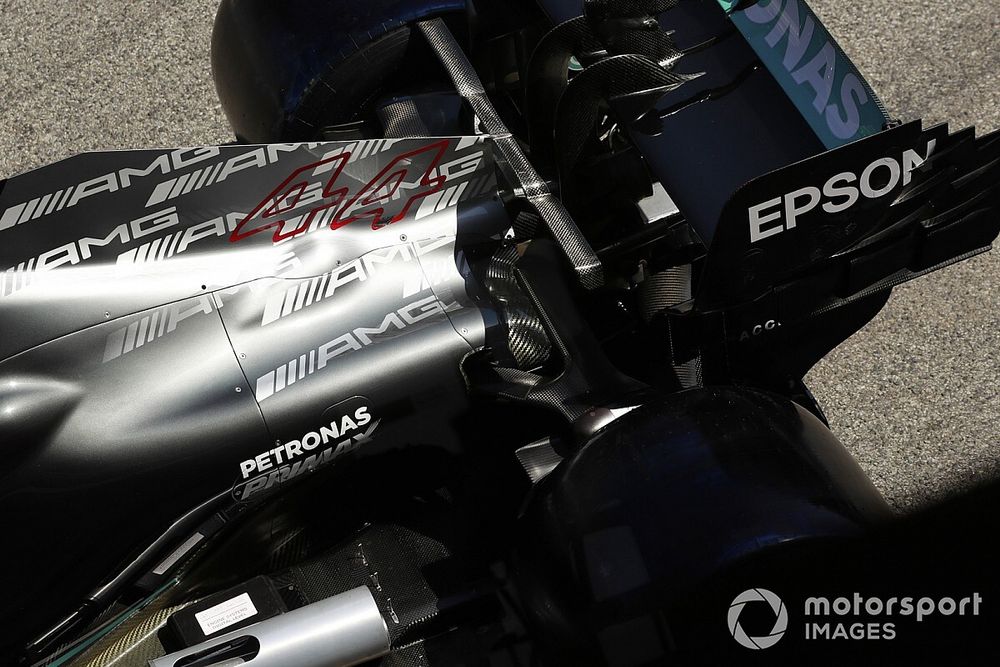 Mercedes, Ferrari и еще 5 команд поменяют моторы в Баку