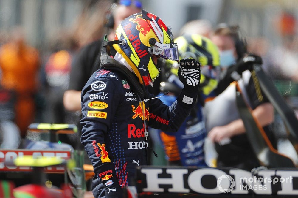 Sergio Perez, Red Bull Racing, dans le parc fermé