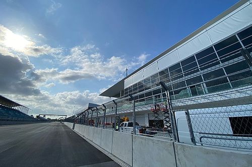 初開催迫るF1マイアミGP、会場準備は”ほぼ”完了。「初のレースウィークが待ちきれない」とCEO