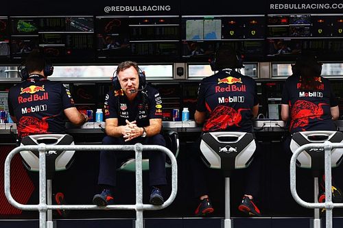 Хорнер объяснил, что дало Red Bull преимущество над Ferrari