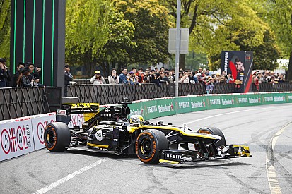 F1-es utcai parádé Sanghajban az 1000. nagydíj tiszteletére: galéria