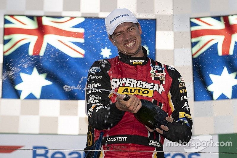 Albert Park Supercars: Mostert wins, McLaughlin crashes pre-race