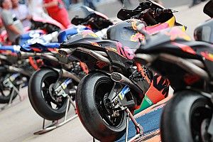 KTM resta fino al 2026, ma taglia la Moto2. In Moto3 torna Husqvarna