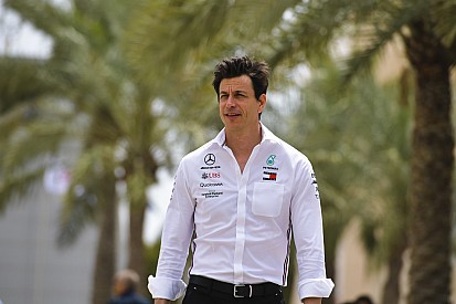 Wolff: "Saf güce" sahip olan Ferrari, Çin GP'nin favorisi