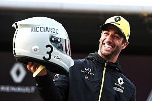 Ricciardo ve Hulkenberg kask tasarımlarını tanıttılar