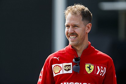 Vettel nyerte az FP1-et Kínában Hamilton és Leclerc előtt: örömhír a Ferrarinál, nincs gond a motorral