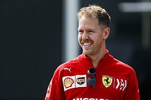 Vettel nyerte az FP1-et Kínában Hamilton és Leclerc előtt: örömhír a Ferrarinál, nincs gond a motorral