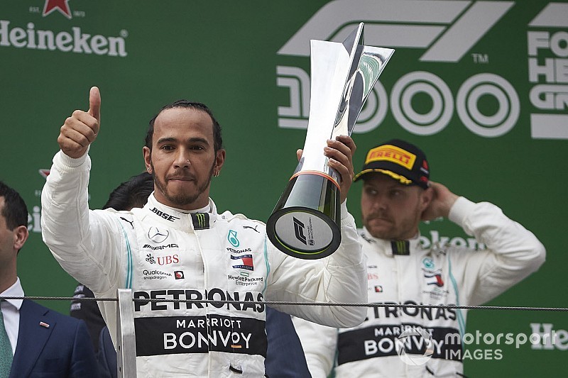 Történelmi rekord kapujában a Mercedes