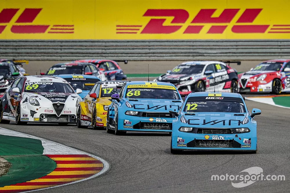 Santiago Urrutia, Cyan Performance Lynk & Co 03 TCR leads