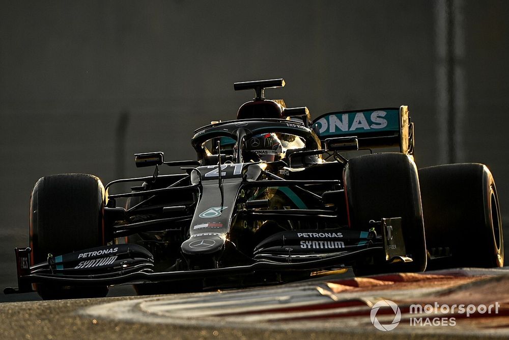 De Vries ‘heel dankbaar’ voor reserverol bij Mercedes F1-team