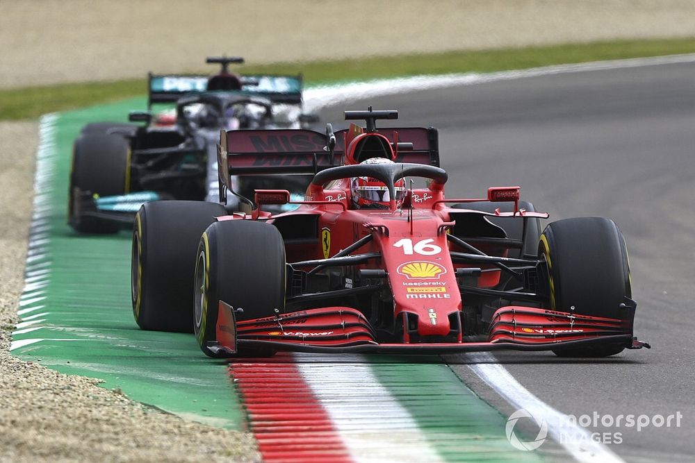 Leclerc, Verstappen'i geçmeme nedenini açıkladı