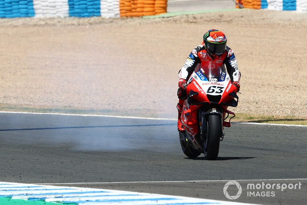 Francesco Bagnaia, Pramac Racing, avec de la fumée qui s'échappe