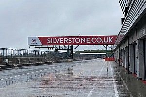 Sainz e Norris: test a Silverstone con la F3 sul bagnato