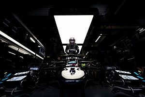Hamilton: “90. pole pozisyonunu aklım almıyor!”