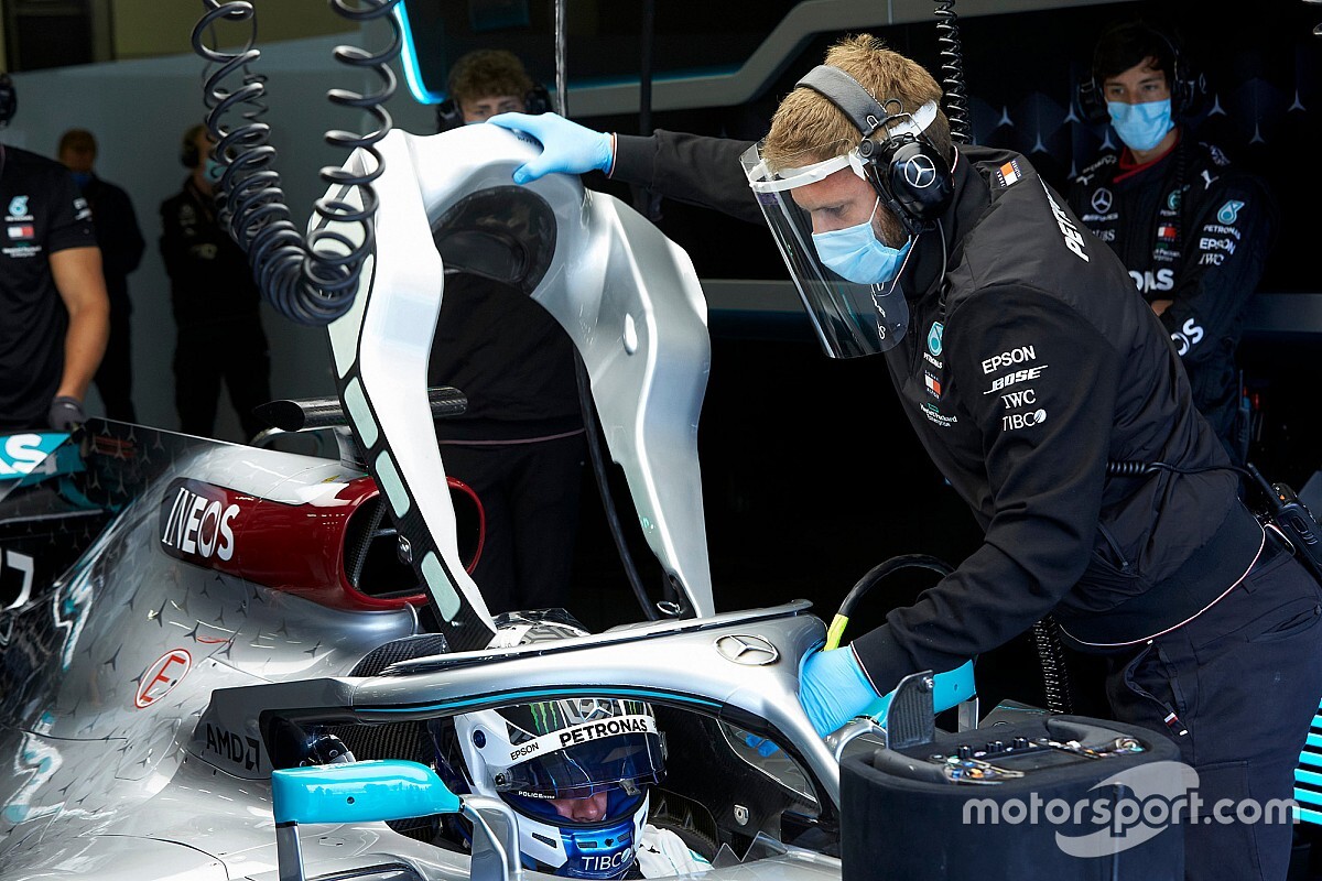 Bottas, Mercedes'le Silverstone'da piste çıktı