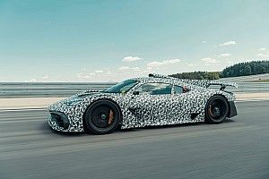 Mercedes divulga imagens de supercarro baseado em projeto de F1; modelo custará R$15 milhões