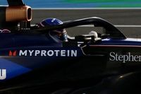 Albon teme que más pilotos repitan la "descarada" maniobra de Magnussen
